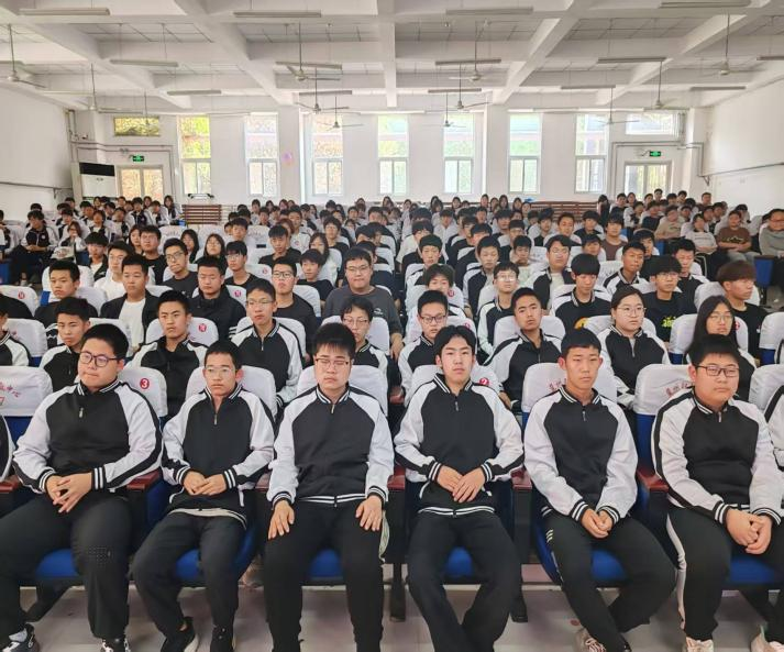 法治副校长进校园 携手筑平安(图2) 微信图片_2026-01-26_082903_268.png