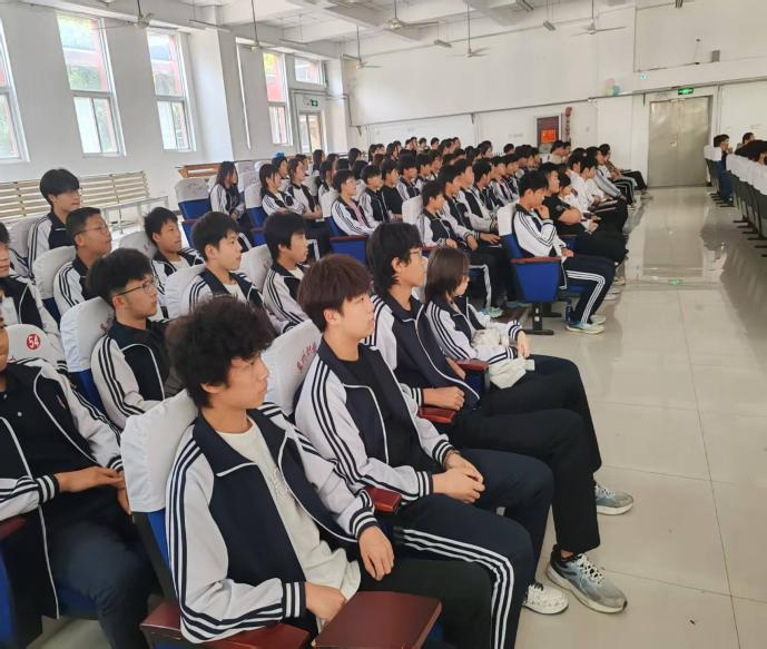 法治副校长进校园 携手筑平安(图3) 微信图片_2026-01-26_082907_029.png