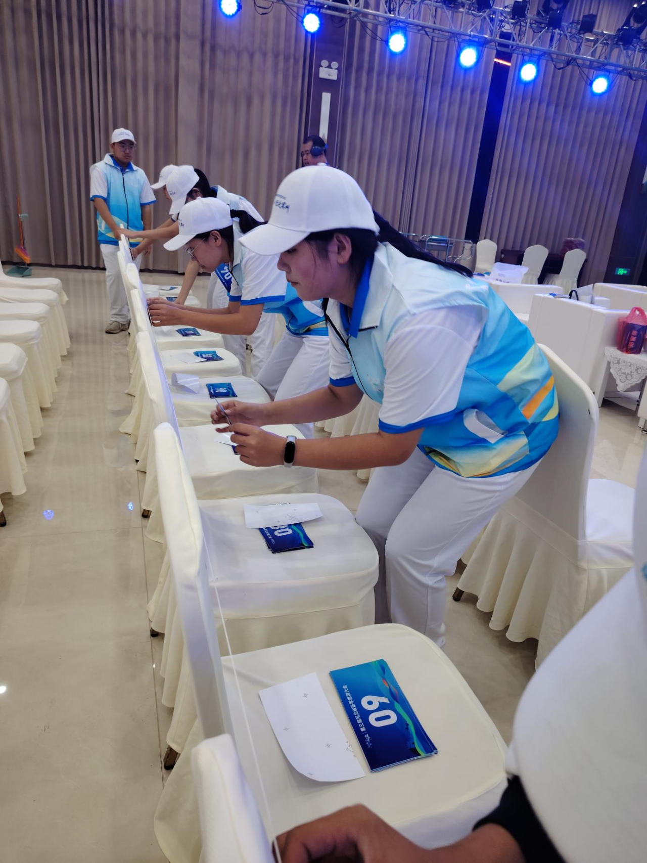 青春助力研学盛会 志愿服务彰显中职担当——冀州职教中心学子研学旅游大会志愿服务活动总结(图4) 微信图片_2026-01-26_083505_349.png