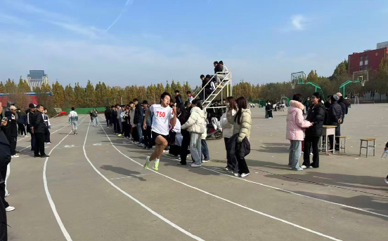 青春绽放 赛场竞先--冀州职教中心圆满举办2025年秋季运动会(图1) 微信图片_2026-01-26_083914_886.png
