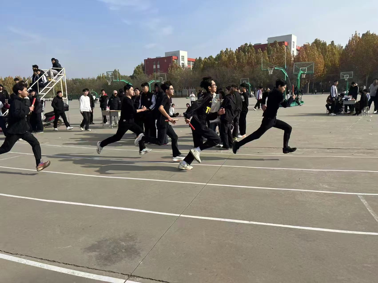 青春绽放 赛场竞先--冀州职教中心圆满举办2025年秋季运动会(图2) 微信图片_2026-01-26_083923_295.png