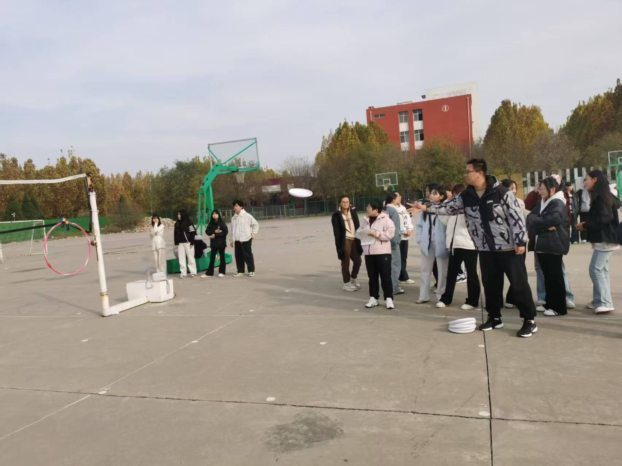 青春绽放 赛场竞先--冀州职教中心圆满举办2025年秋季运动会(图8) 微信图片_2026-01-26_083947_790.png