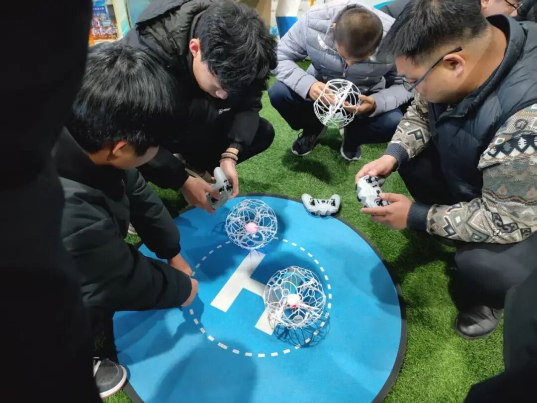 社团助力学生发展 科技赋能专业成长——冀州职教中心无人机足球社团成立(图4) 微信图片_2026-01-26_084408_695.jpg