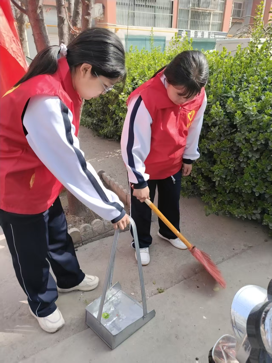 青春暖夕阳 志愿进社区 —— 冀州职教中心志愿者开展暖心志愿服务行动(图11) 微信图片_2026-03-30_091157_504.png